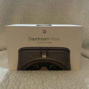 🆕 Daydream View VR Headset by Google